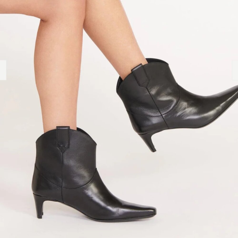 STAUD Western Wally Ankle Leather Boots